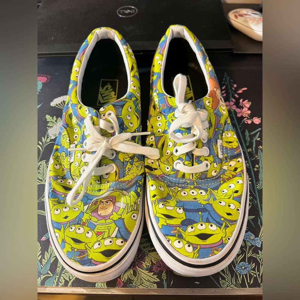 RARE Disney X Vans Toy Story Classics, Glow in the dark